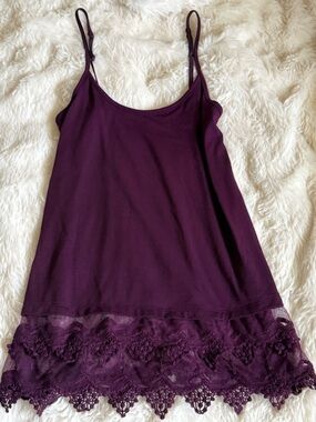 Vanity Essentials dark purple tank with lace trim size small EUC